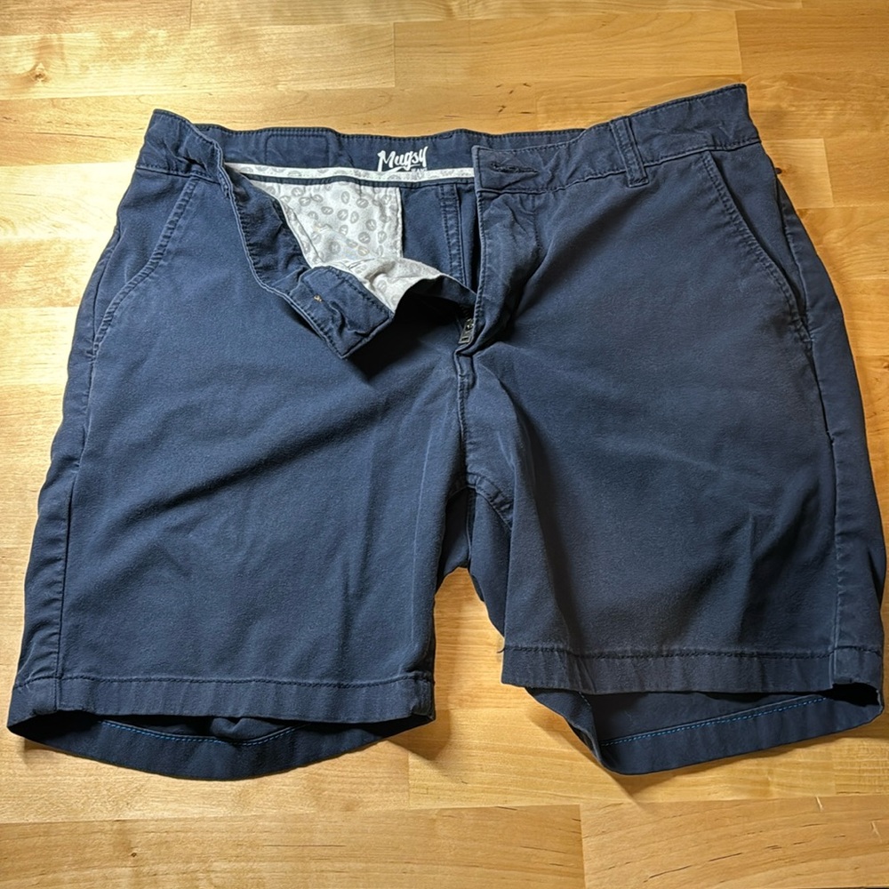 Mugsy Chino Short in Navy Blue| Men’s 32 7” inseam